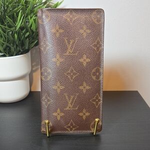 Louis Vuitton Brown Monogram Clutch
